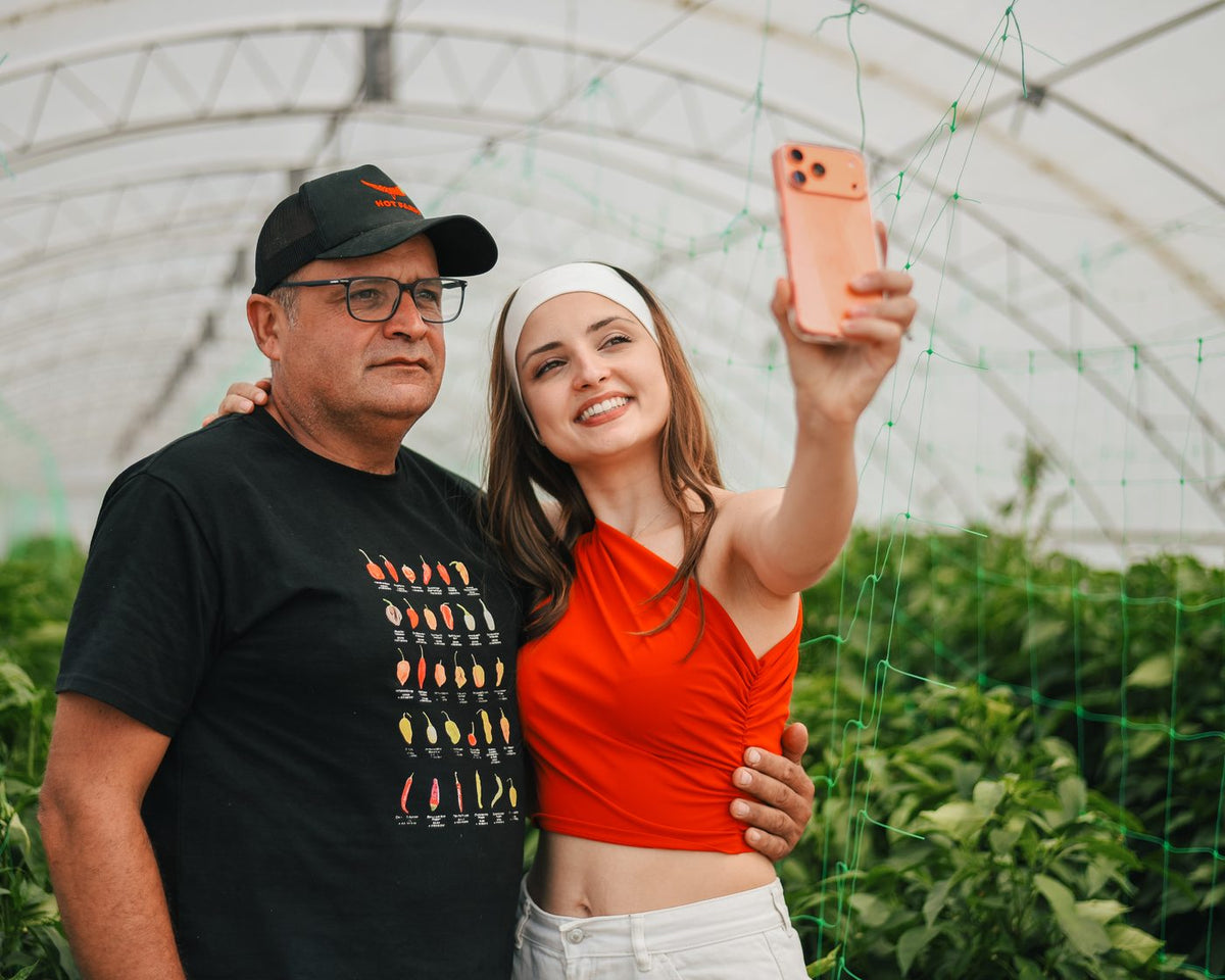 Екипът на Hot Farm в оранжерията